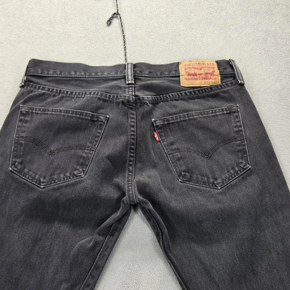 Levis 501‎ Jeans Mens Gray Charcoal Wash Straight Regular Button Fly Fits 30x27